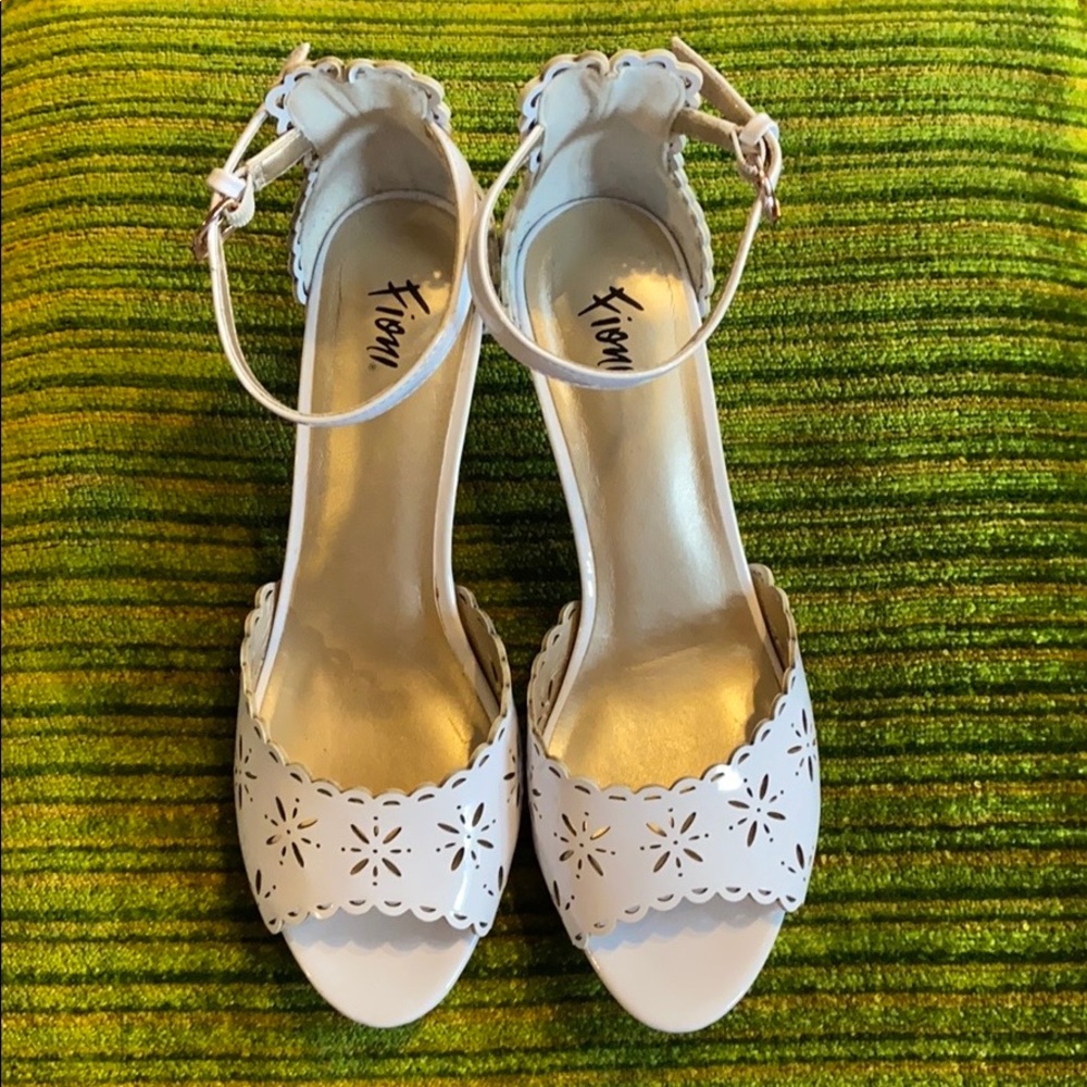 Fioni Kitten Heels